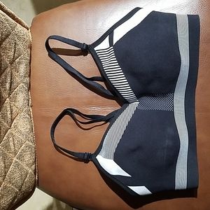 Nike Flyknit Indy Multicolor Wirefree Active Sports Bra